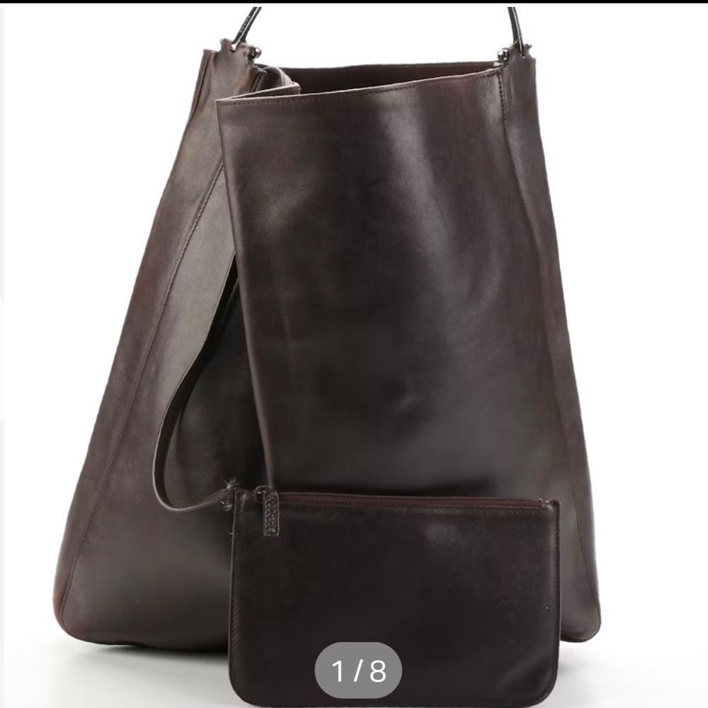 Gucci brown leather purse- 100% 
authentic guaranteed.